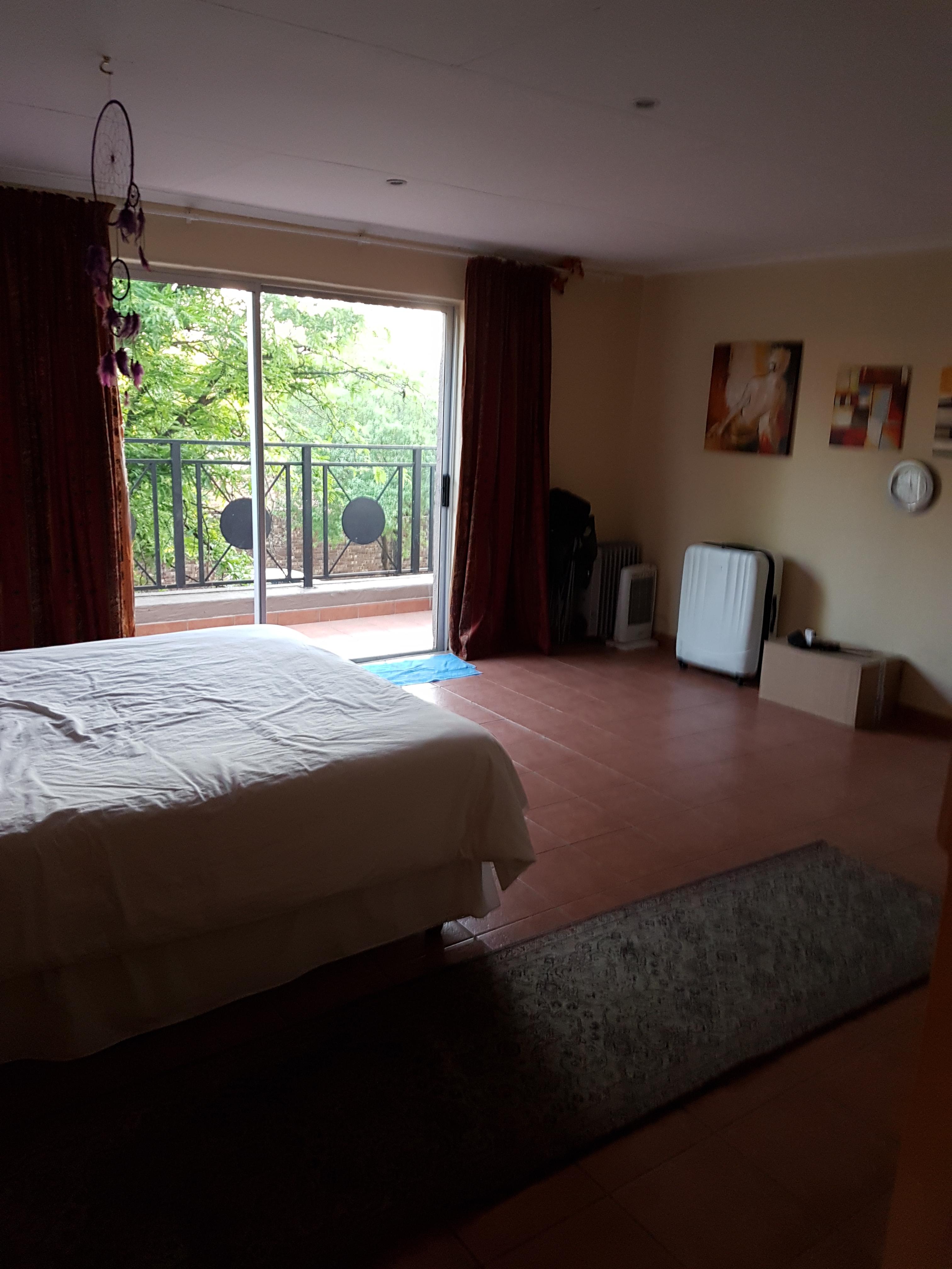 Large family home for sale in boomed off and secure Eden glen