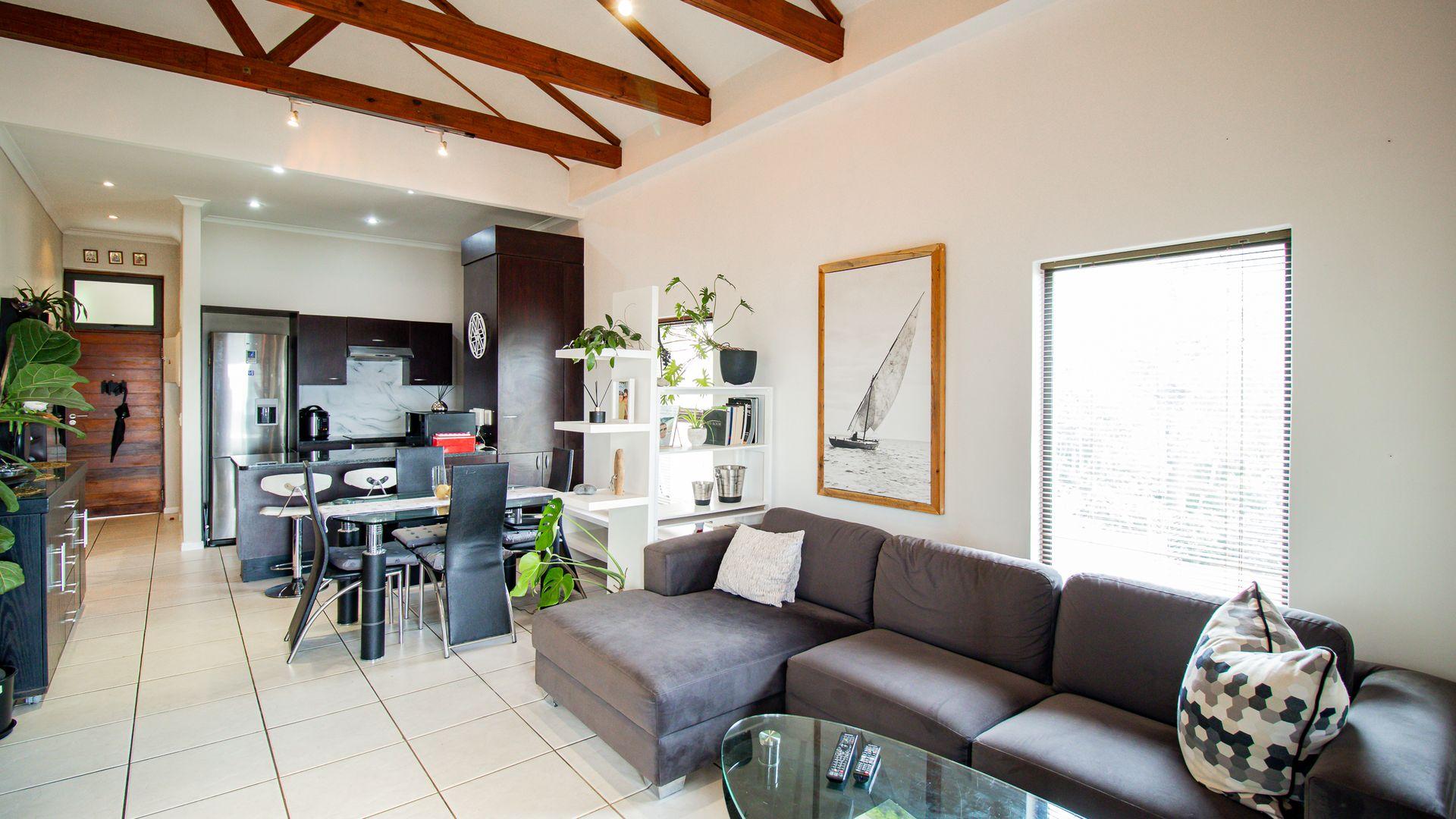 Stylish apartment for sale in most desirable location Bryanston