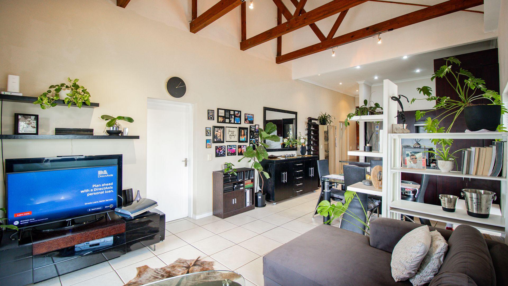 2 Bedroom Fully Furnished Stylish House in Bryanston