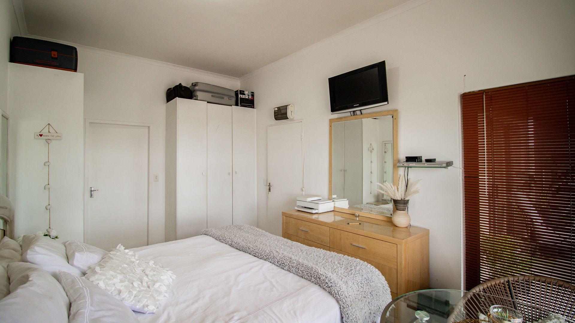 2 Bedroom Fully Furnished Stylish House in Bryanston