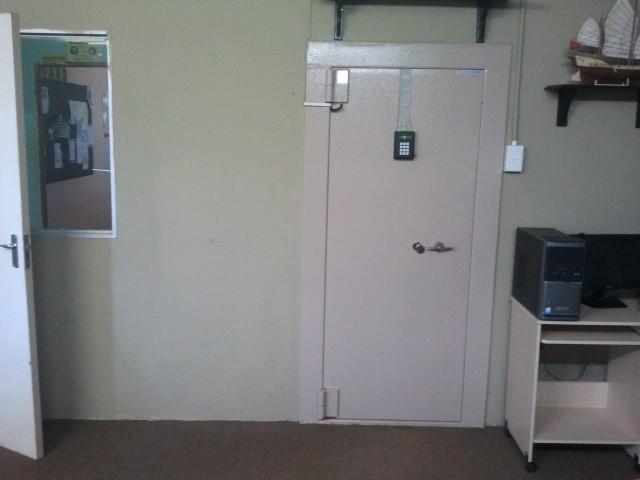 Comfortable 1200sqm Factory To Let