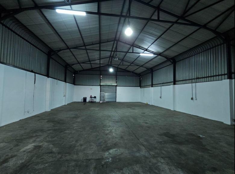 A well-positioned Warehouse is Available To Rent