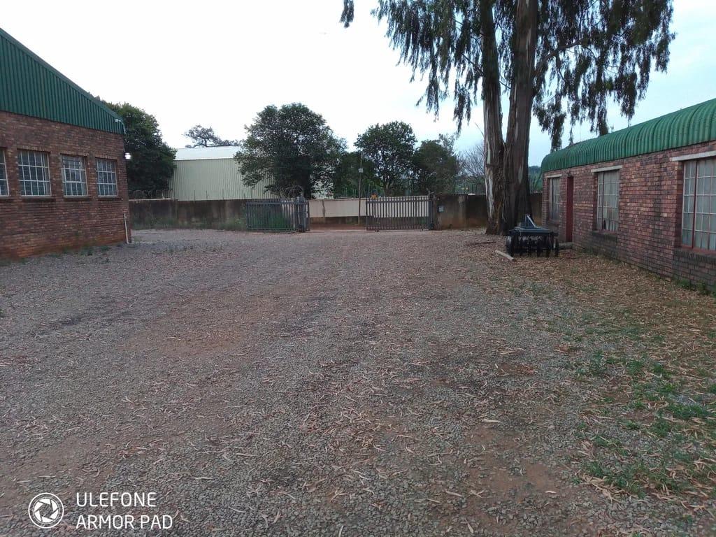 Comfortable 1200sqm Factory To Let