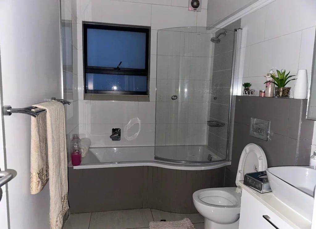 A stunning 3 bed 2 bath ground floor apartment with 2 covered parking