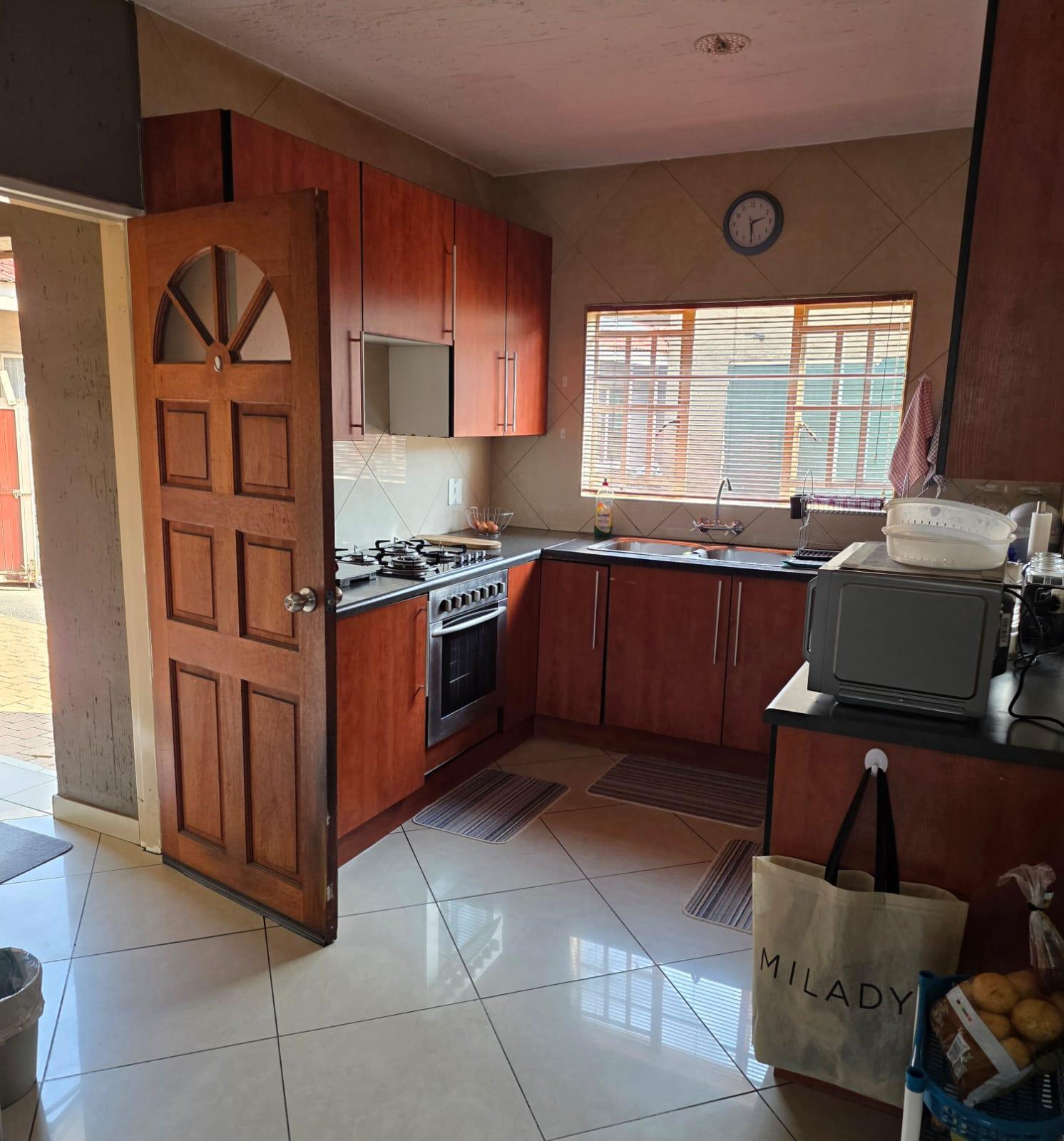 2 Bedroom Sectional Title Apartment for rent in Dinwiddie