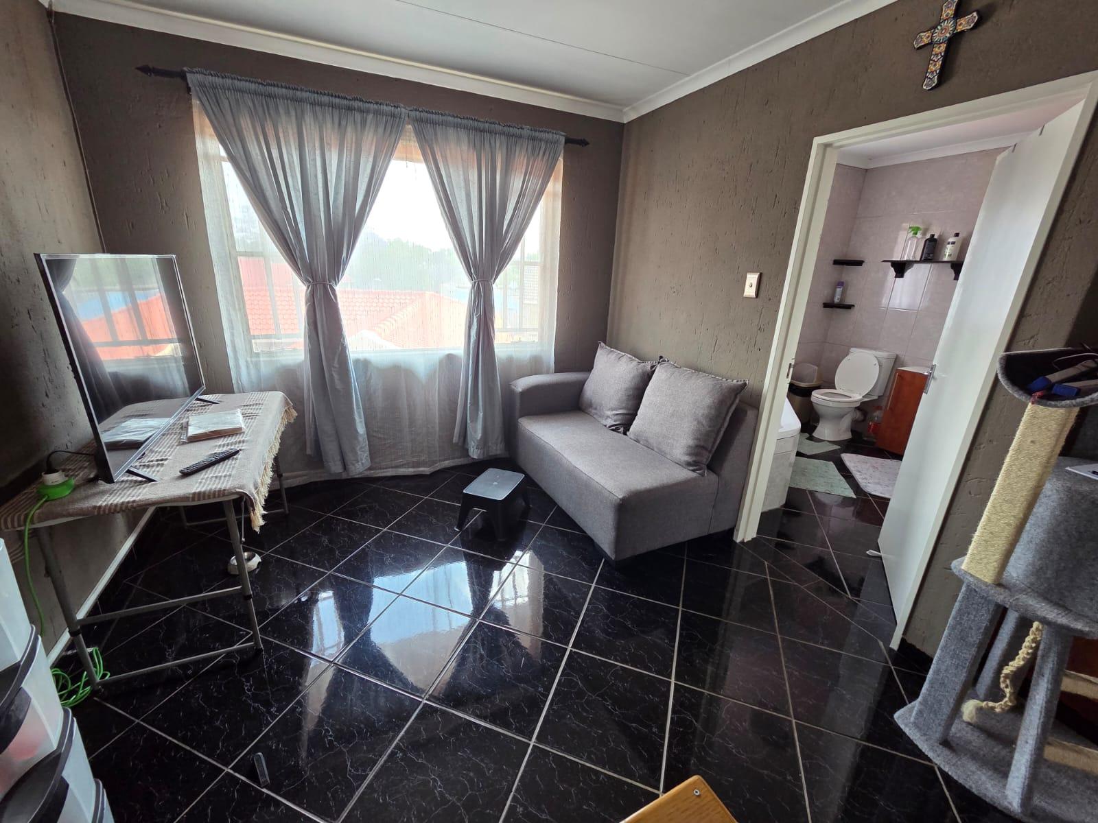 2 Bedroom Sectional Title Apartment for rent in Dinwiddie