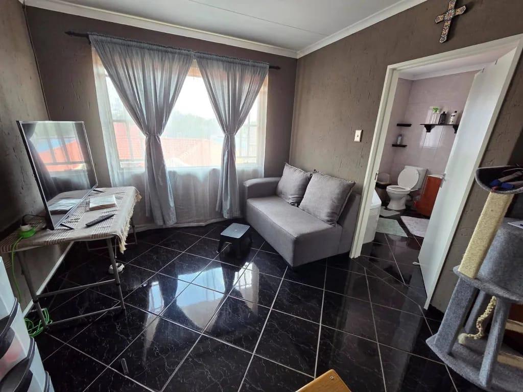 2 Bedroom Sectional Title Apartment for rent in Dinwiddie