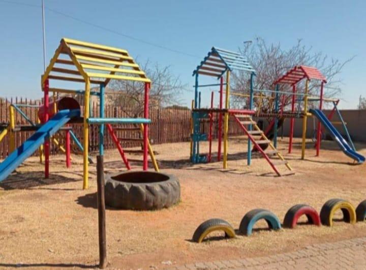 2 bedroom, 1 full bathroom Apartment available In Boksburg