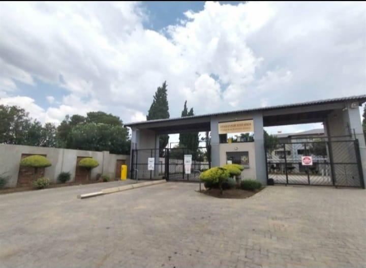 2 bedroom, 1 full bathroom Apartment available In Boksburg