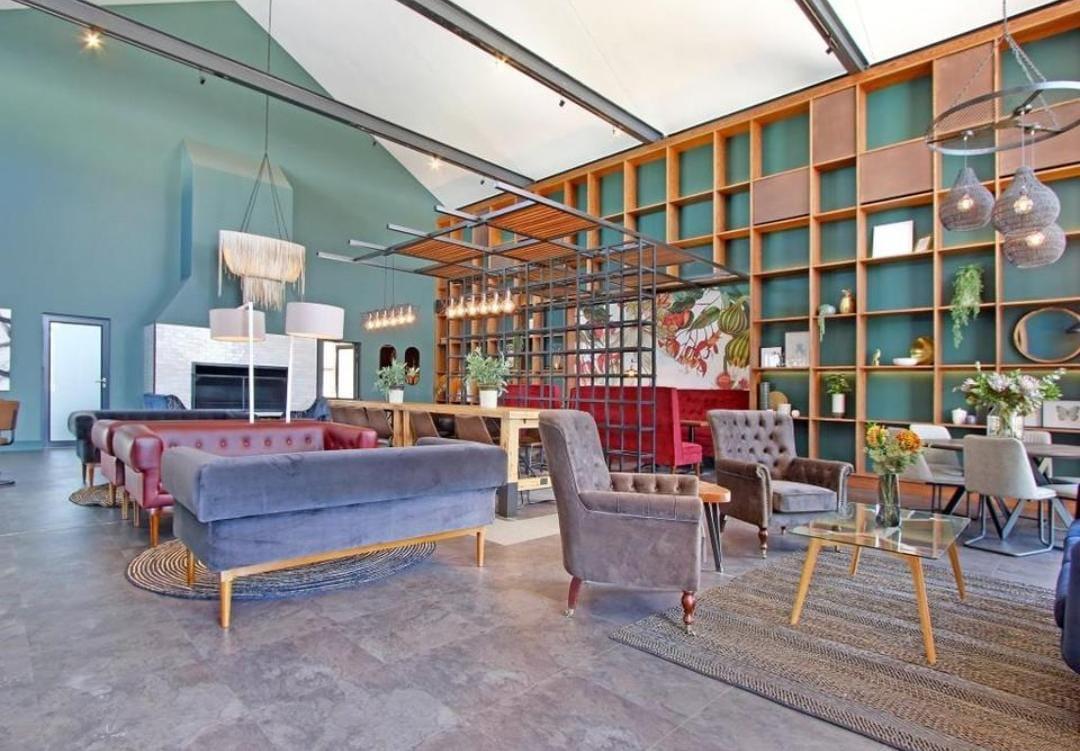 Stunning and modern 2 bedroom top floor apartment in Carlswald