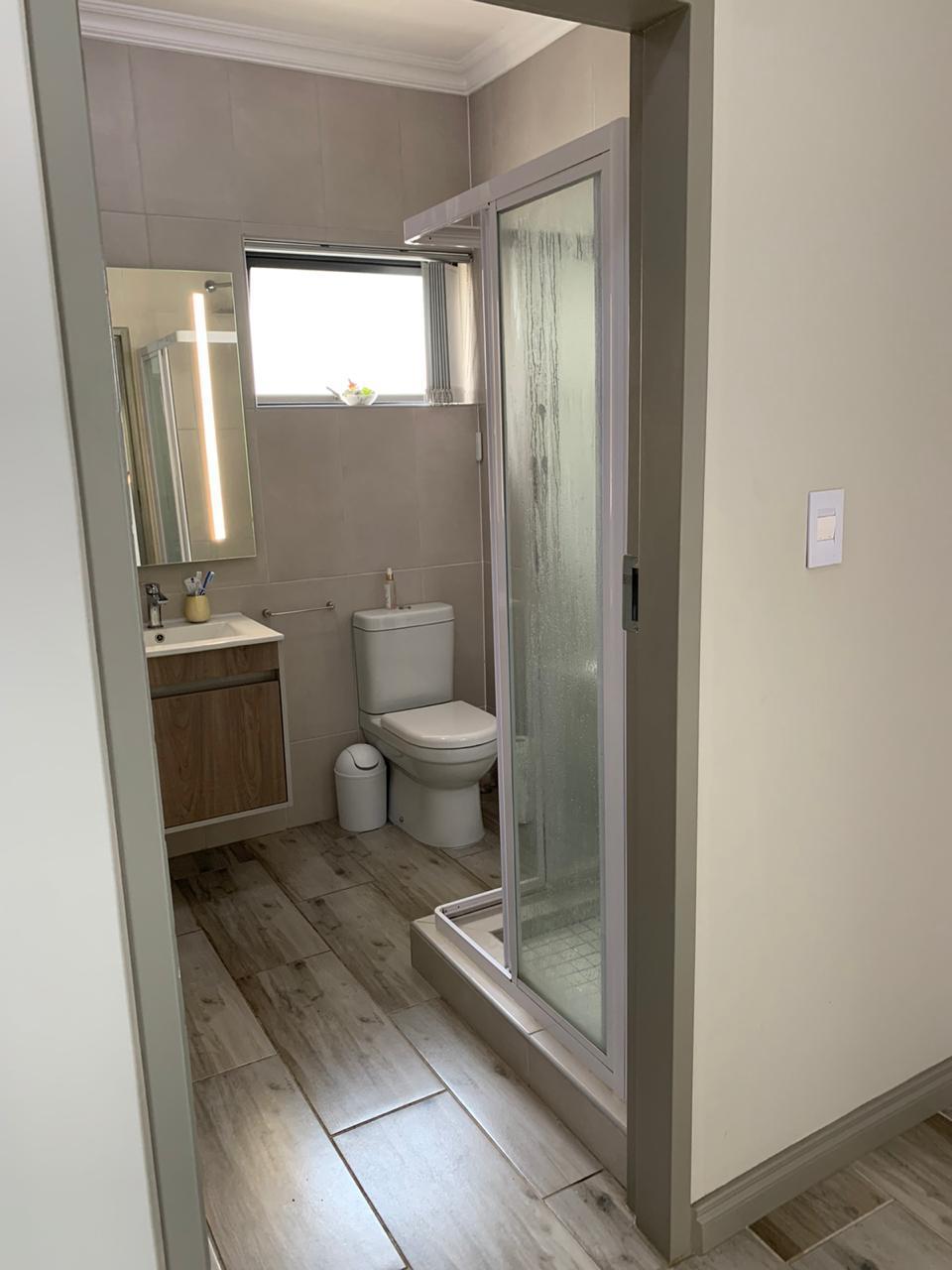 Stunning and modern 2 bedroom top floor apartment in Carlswald