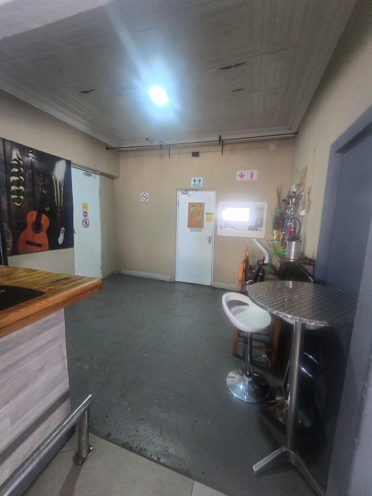 Commercial Building To Let