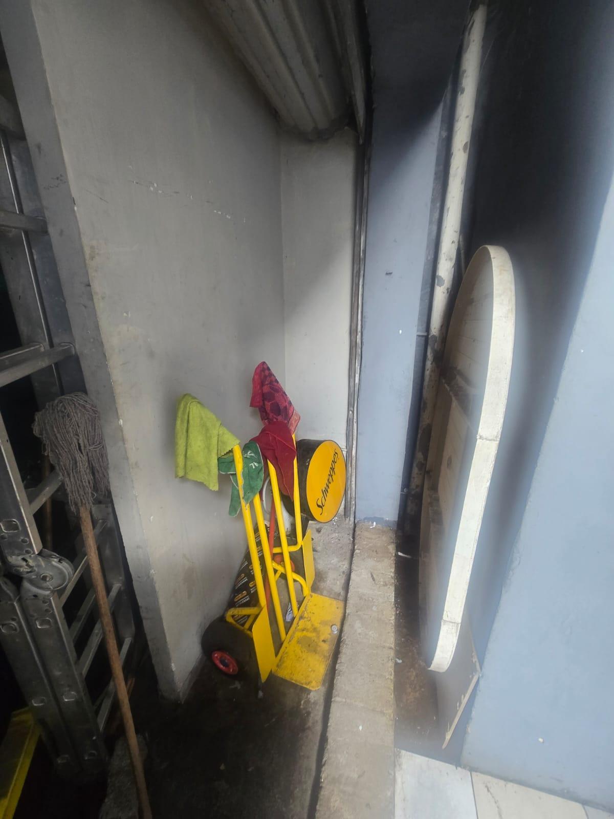 Commercial Building To Let