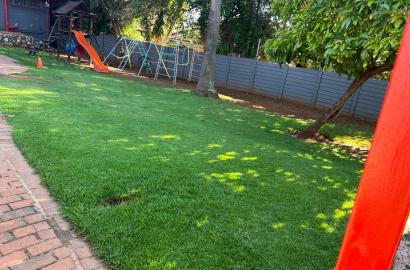 Rental property with full kitchen and 3 bathrooms, secure parking, wi-fi.