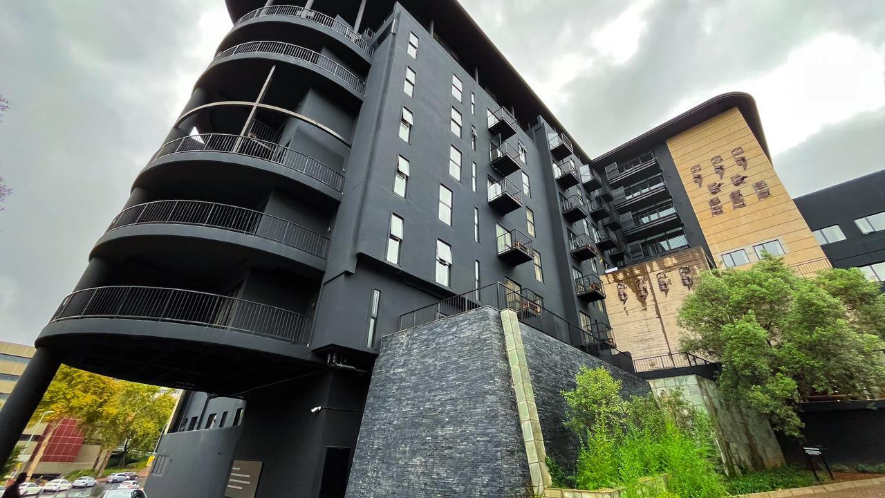 1 Bedroom Stylish and immaculate Apartment To Rent in Black Brick 2 Sandton