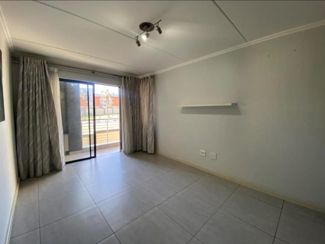 A well maintained and secured Beautiful apartment ready to occupy in Edenvale