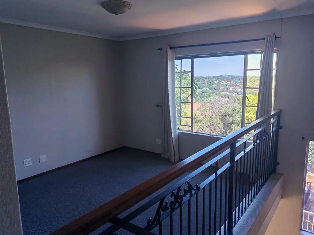 Stunning modern double-storey Apartment For Rent in Menlyn Park