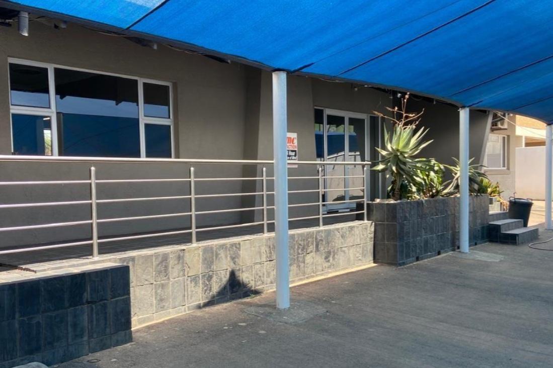 Commercial Motor dealership for rent