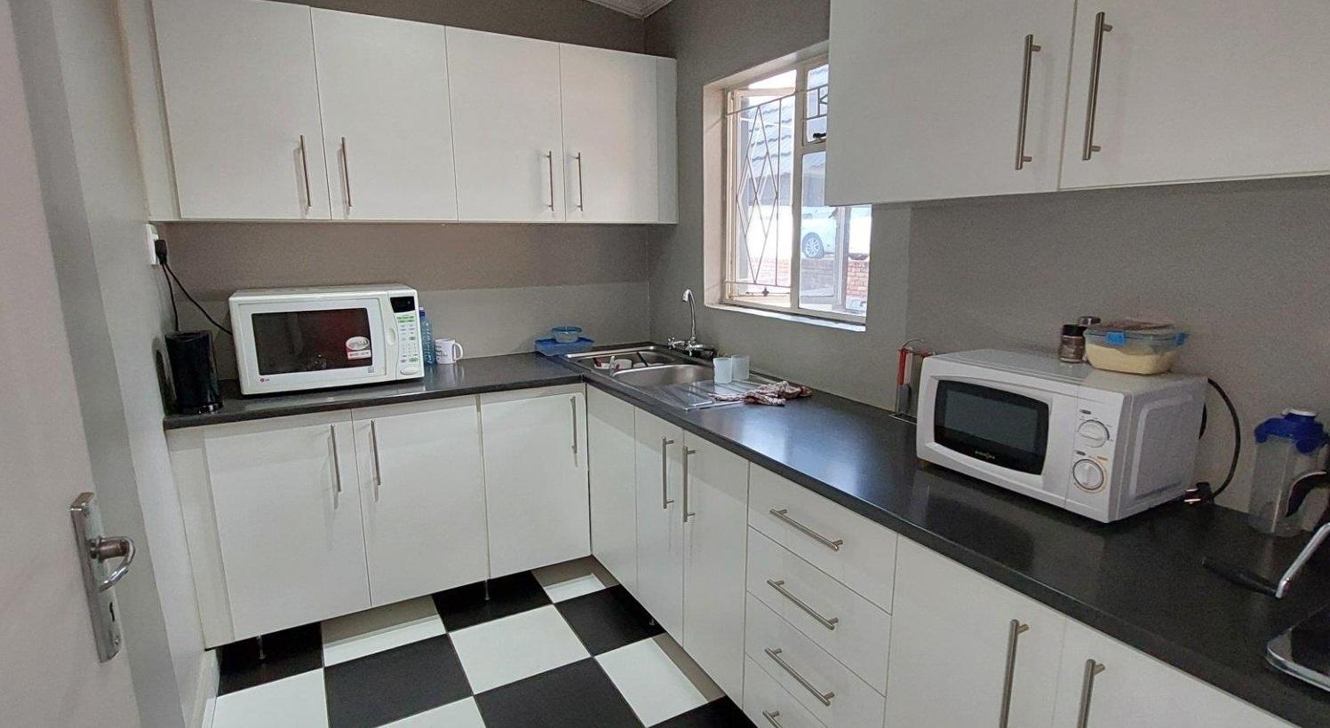 Commercial Motor dealership for rent