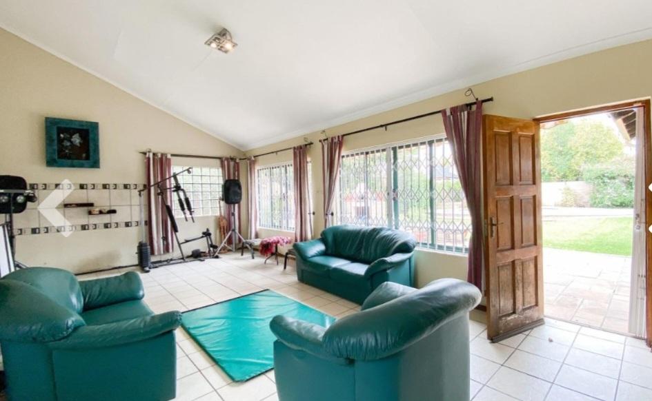 Large family home for sale in boomed off and secure Eden glen