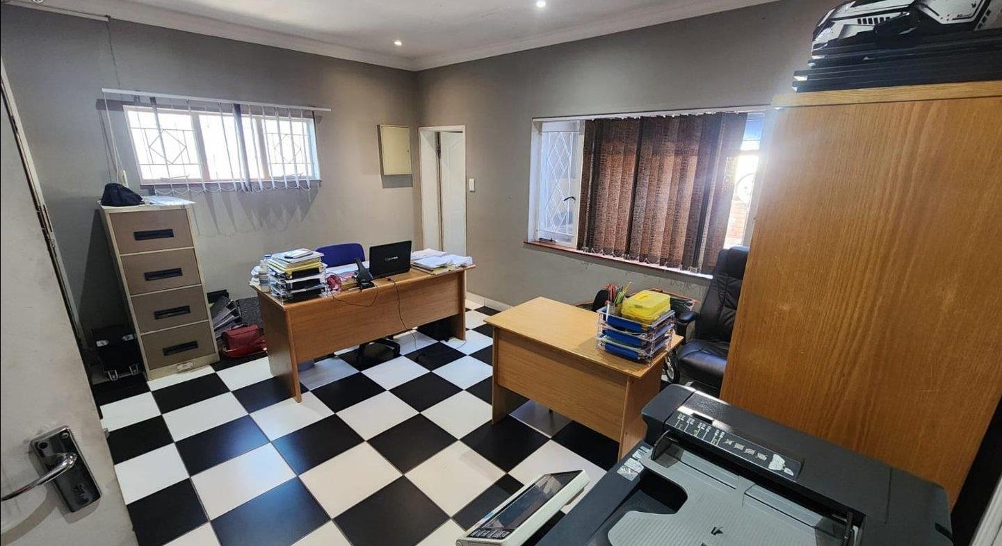 Commercial Motor dealership for rent