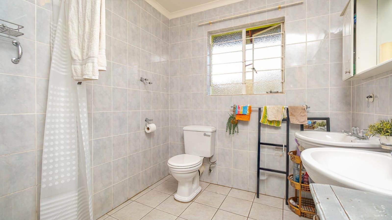 3 Bedroom House For Sale in Florida Hills