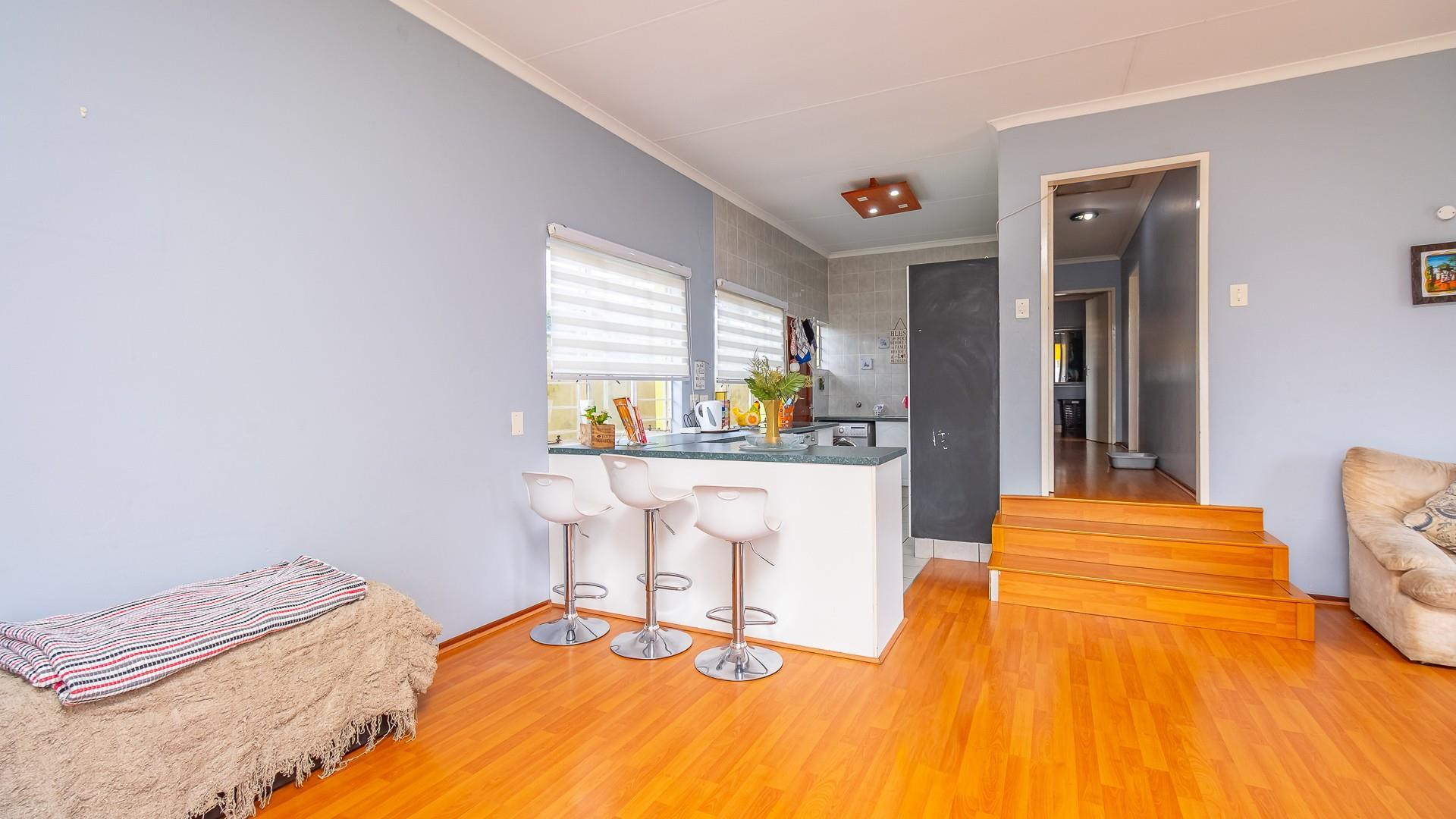 3 Bedroom House For Sale in Florida Hills