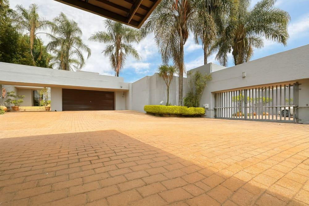 4 bedroom secured family home for sale in Atholl