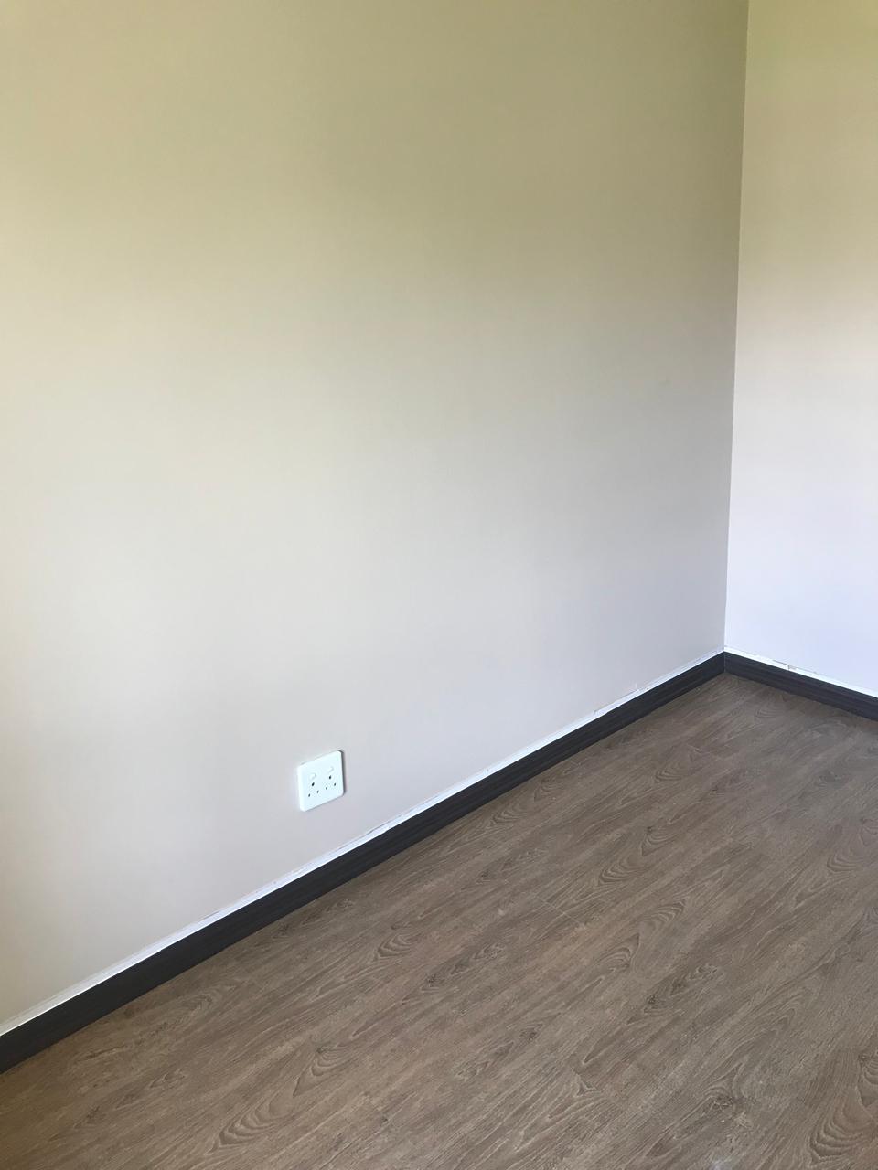 Stylish apartment for sale in secure Phoenix View estate Midrand