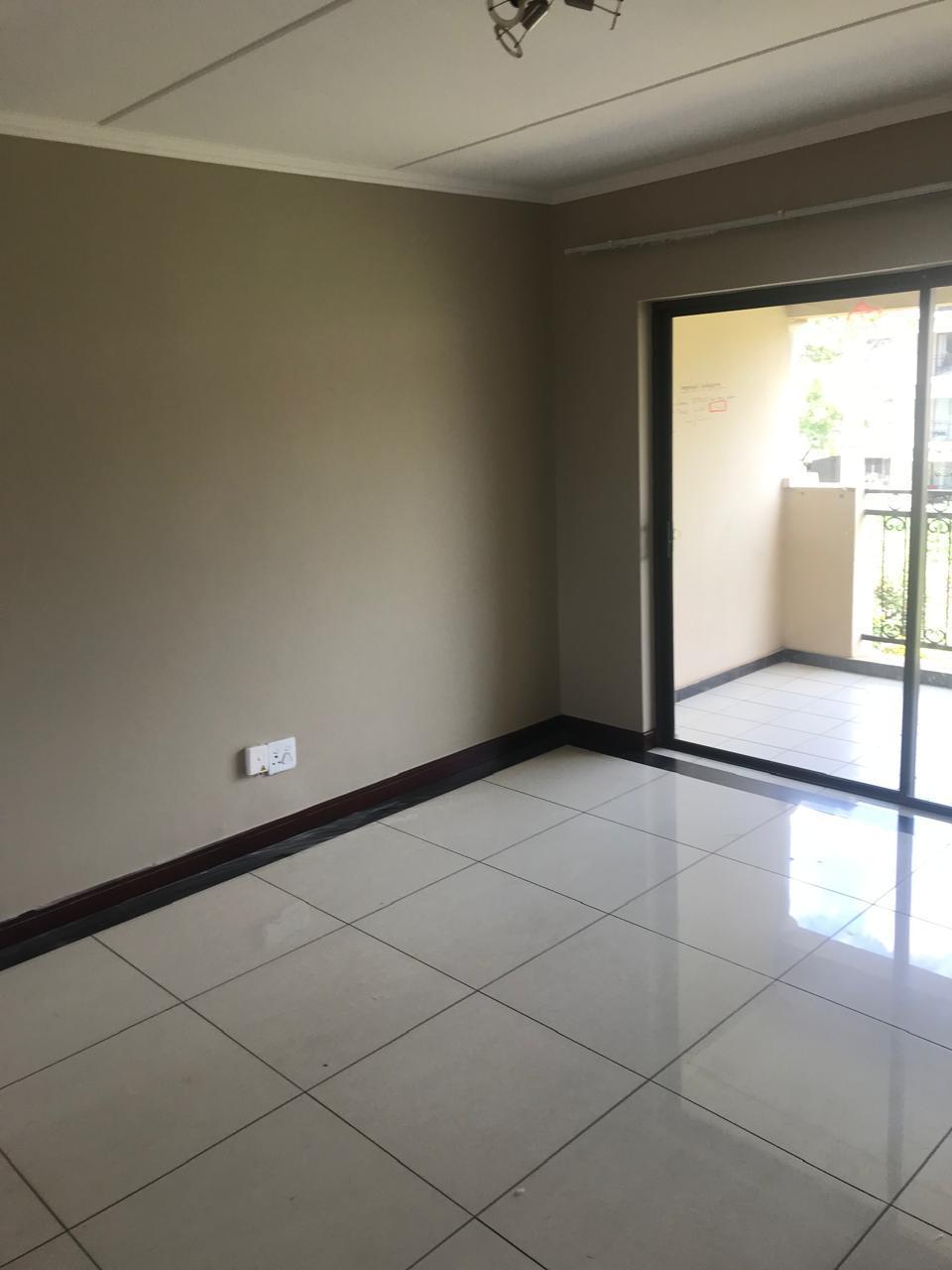 Stylish apartment for sale in secure Phoenix View estate Midrand