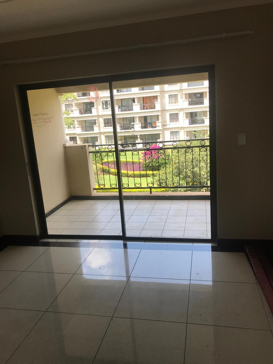 Stylish apartment for sale in secure Phoenix View estate Midrand