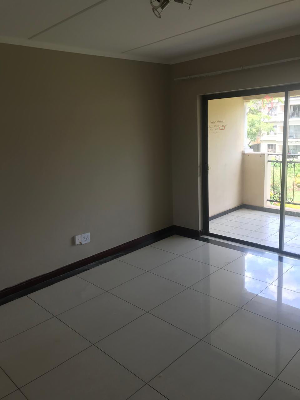 Stylish apartment for sale in secure Phoenix View estate Midrand