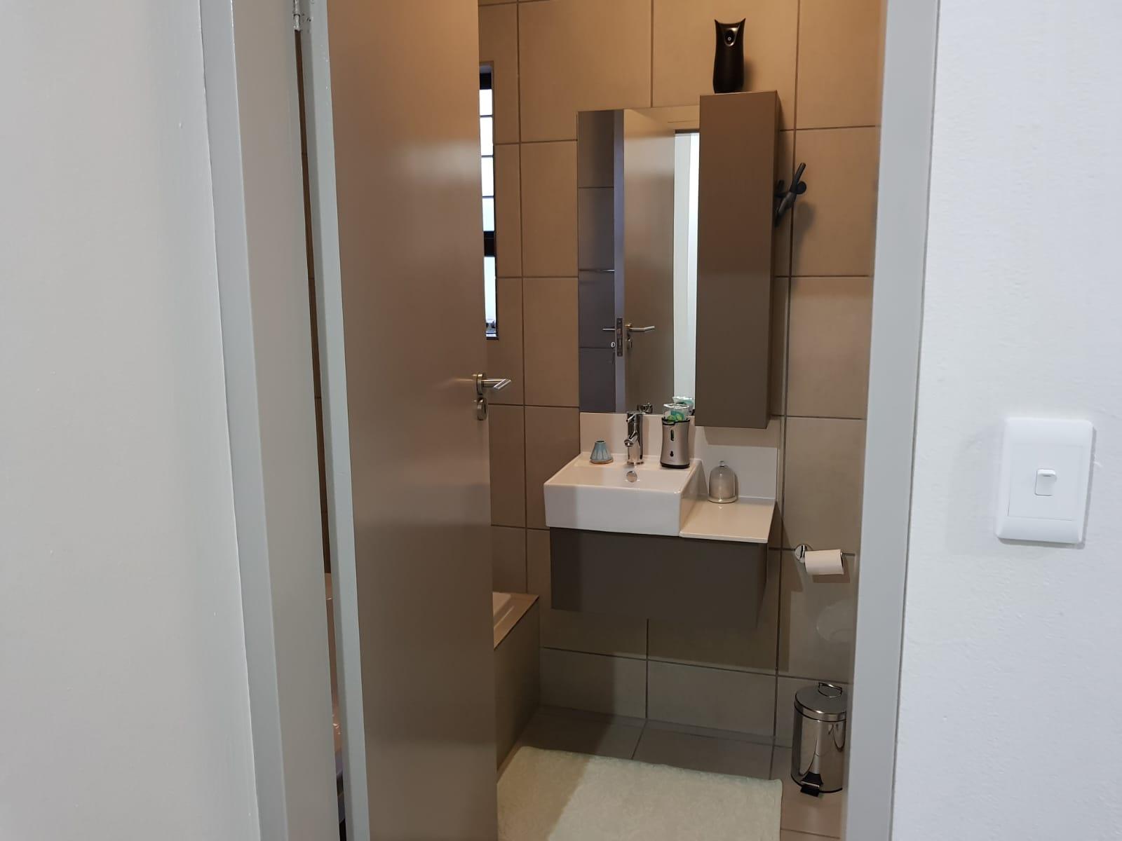 Stylish apartment for sale in Soho Junction Broadacres Fourways