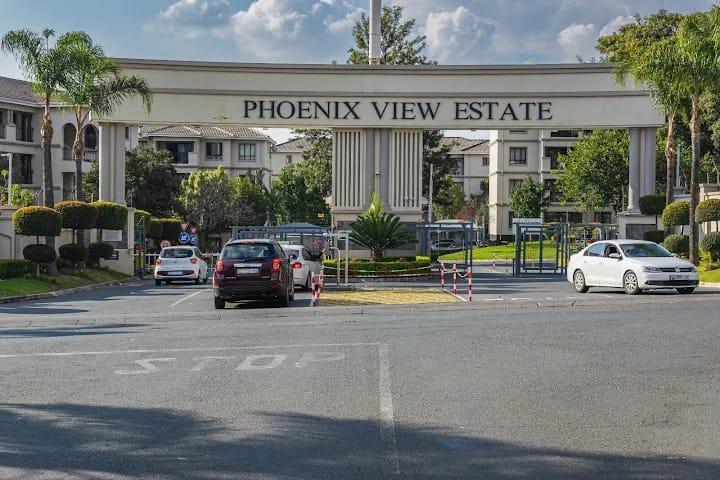 Stylish apartment for sale in secure Phoenix View estate Midrand