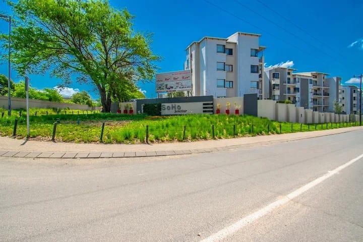 Stylish apartment for sale in Soho Junction Broadacres Fourways